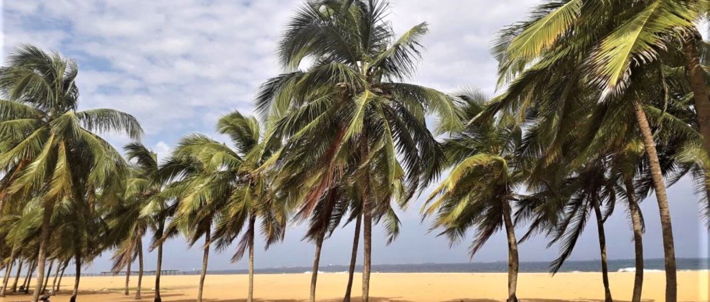 visite d'une plage à Lomé lors d'un voyage au Togo